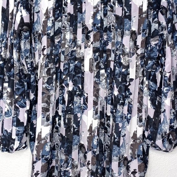 Parker Floral Office Business Sz XS Pleated Button Down Front Blouse - Picture 6 of 11